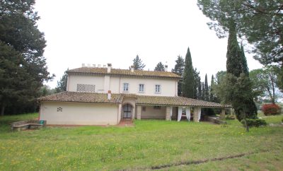 C-385: Fantastisk gård blant San Miniato-åsene